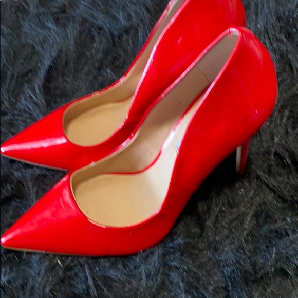 Size 7.5 Steve Madden Ferrari red pumps - Picture 2 of 5